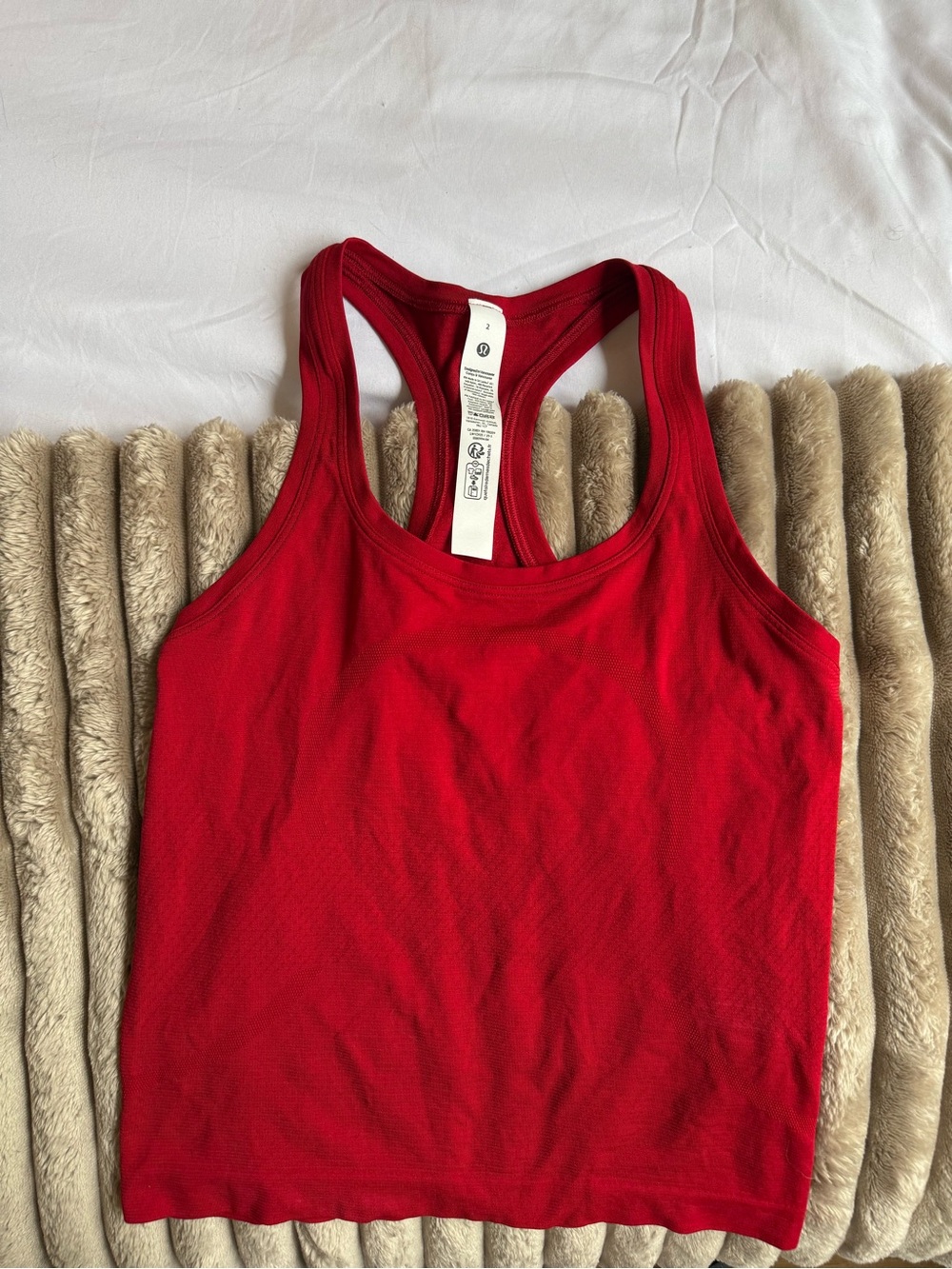 Lululemon Swiftly Tech Racerback 2.0
*Race Length